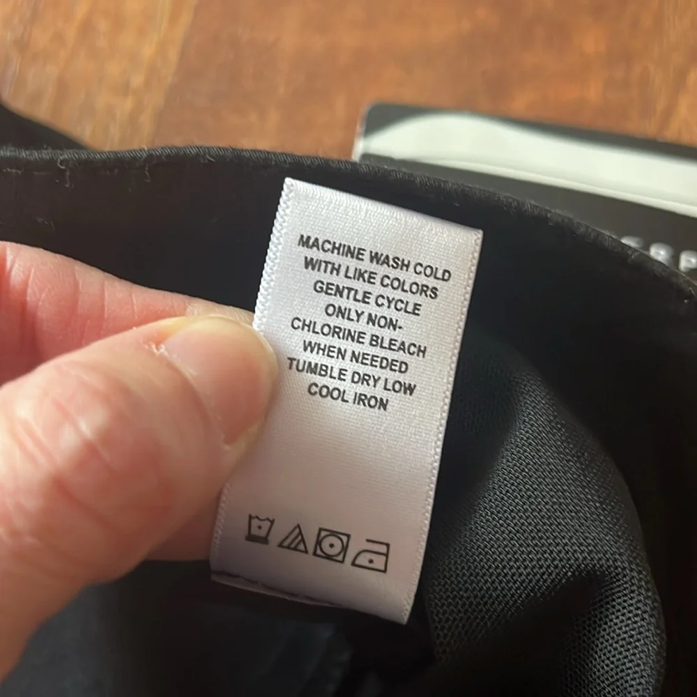New Counterparts black capris - Picture 8 of 16